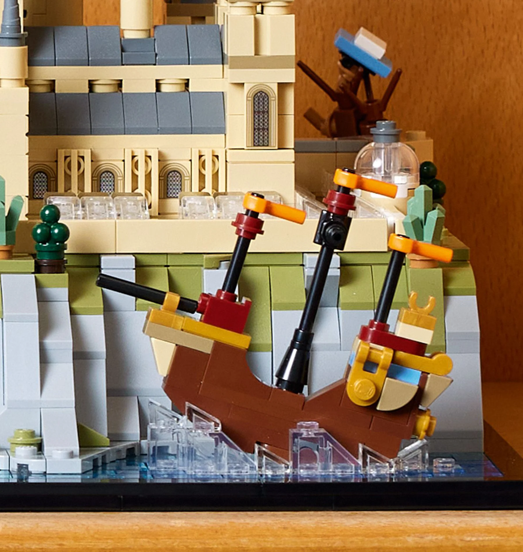 Hogwarts Castle and Grounds LEGO - Image 10