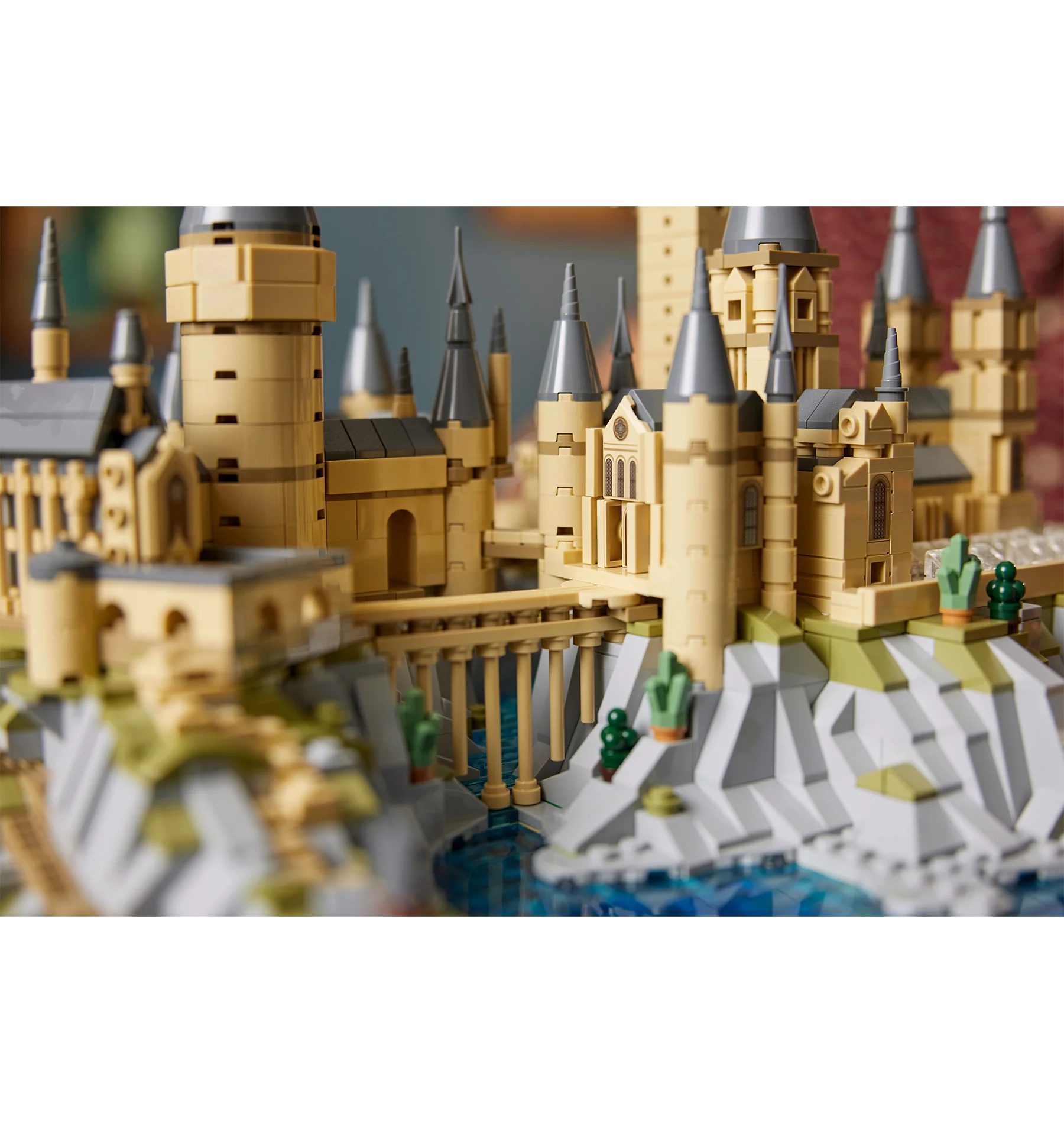 Hogwarts Castle and Grounds LEGO - Image 6