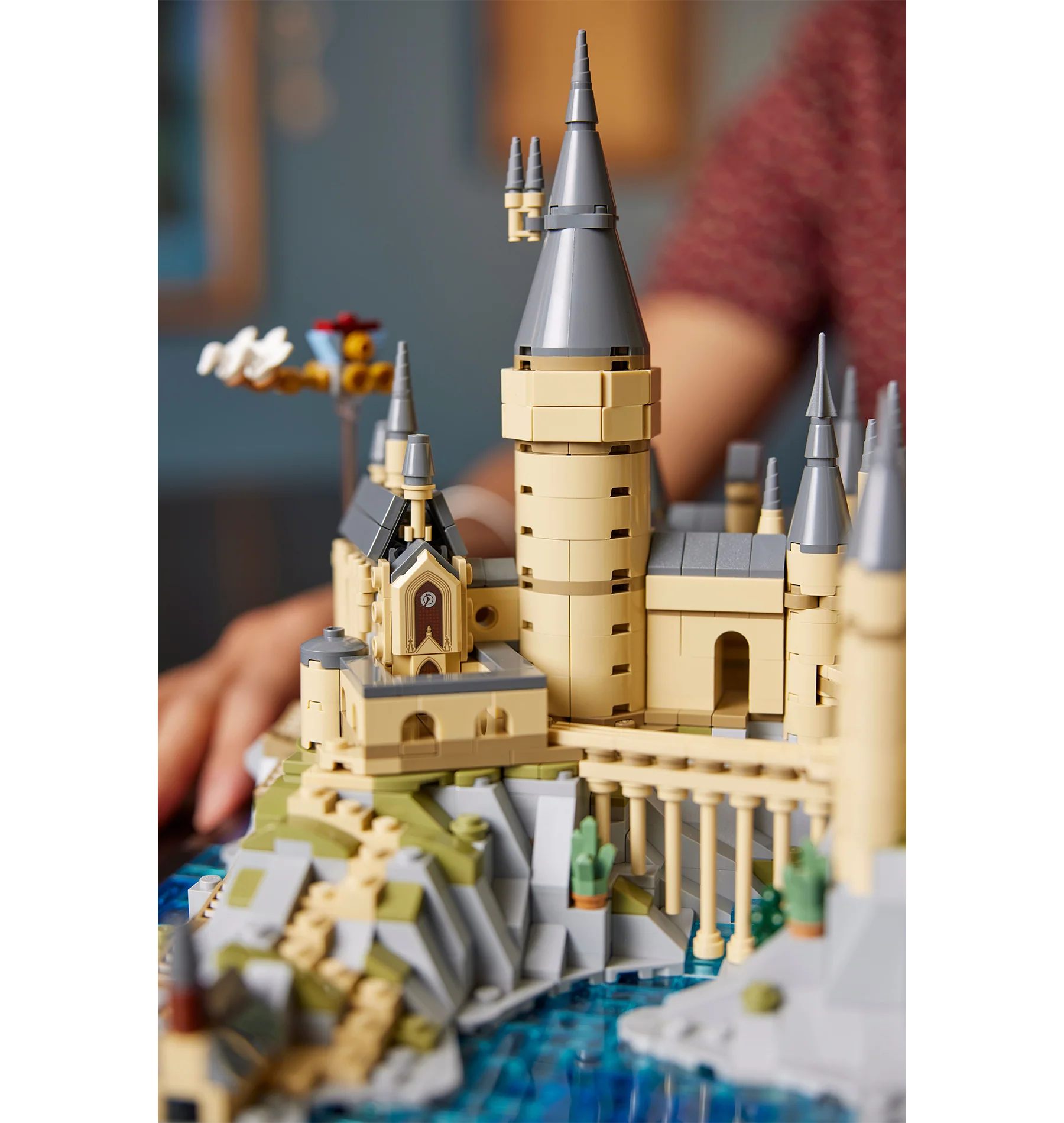 Hogwarts Castle and Grounds LEGO - Image 9