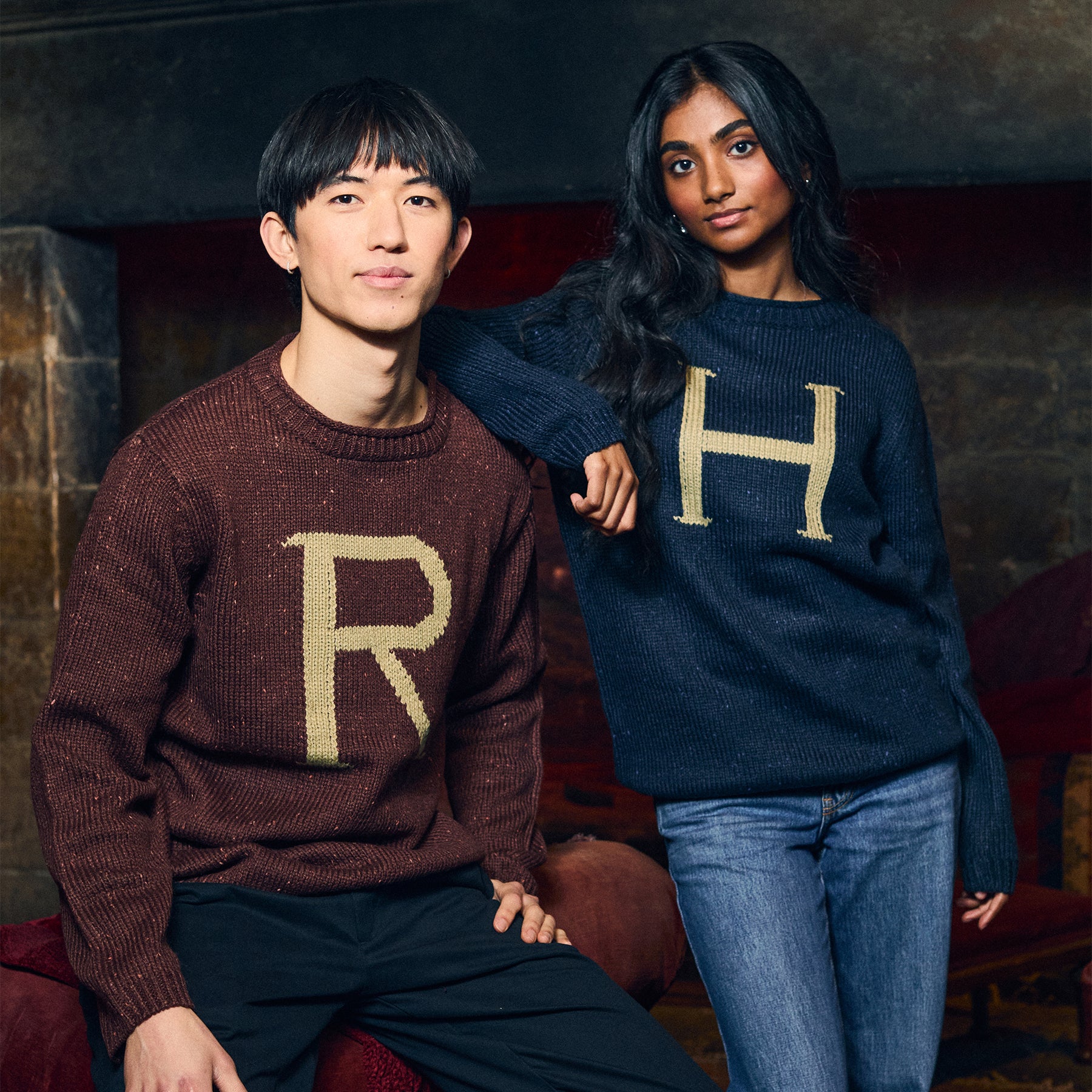 Ron Weasley 'R' Replica Sweater - Image 3